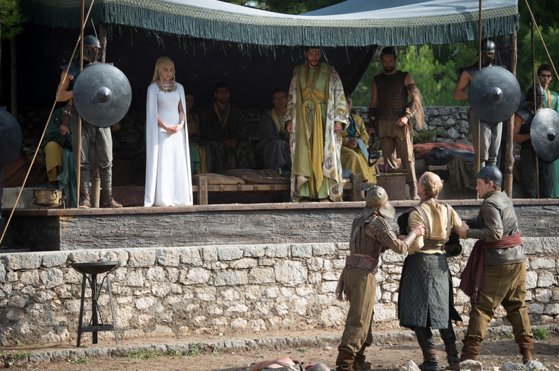 Illustration for article titled Game Of Thrones (experts): “The Gift”